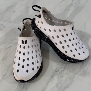 Kane White Slip-On with Black Speckled Soles